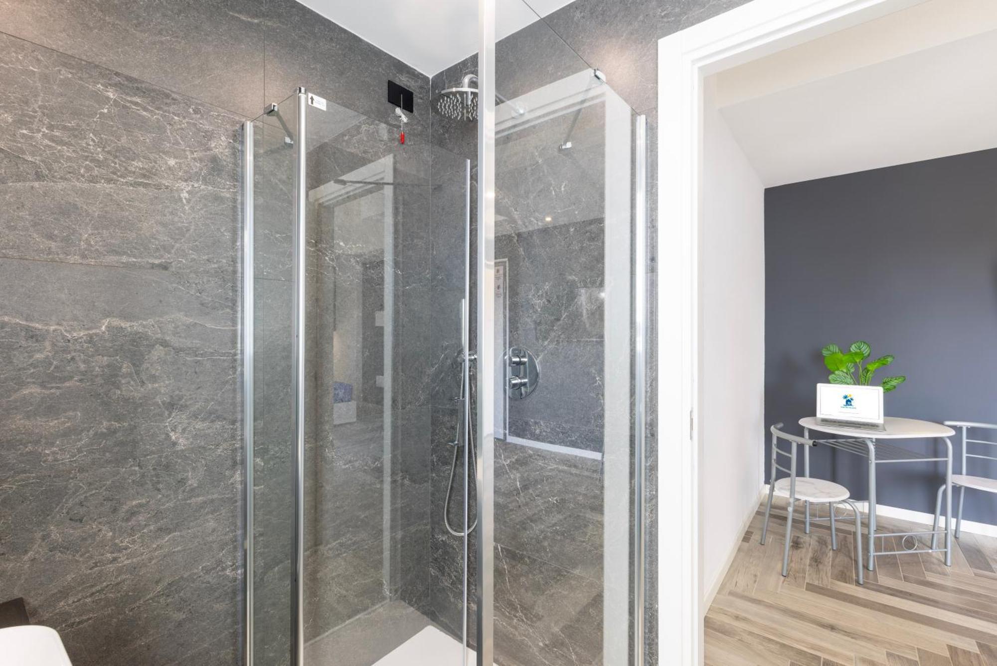 Stanza Idromassaggio Hotell Quartu SantʼElena Exteriör bild