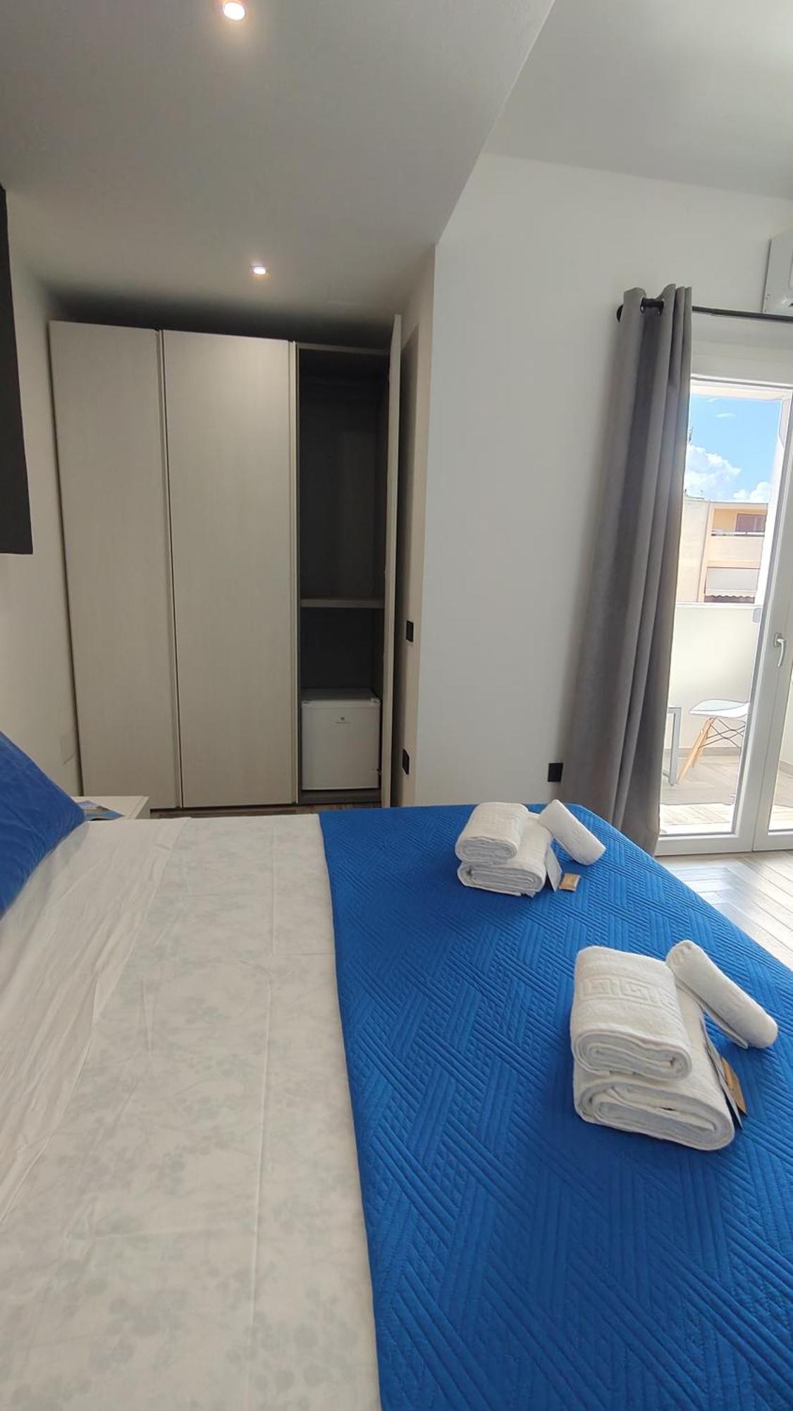 Stanza Idromassaggio Hotell Quartu SantʼElena Exteriör bild
